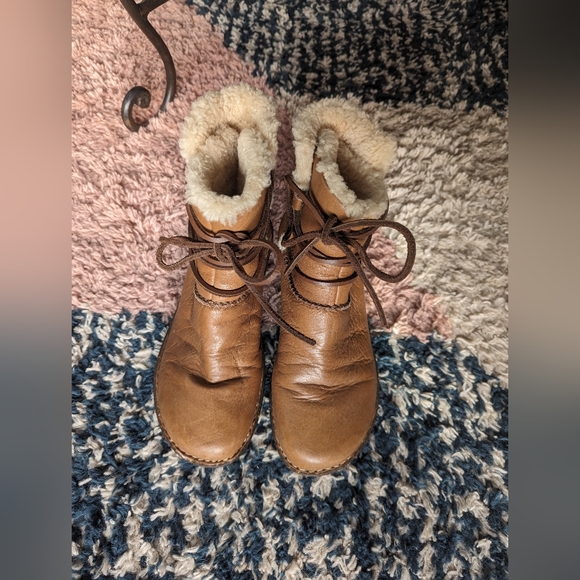Ugg Boots - Picture 2 of 6